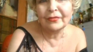 Age isn't stopping this wicked granny from rubbing her old pussy on webcam